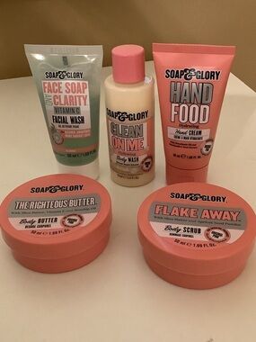 Soap & Glory Pink Skincare Bundle 5pcs